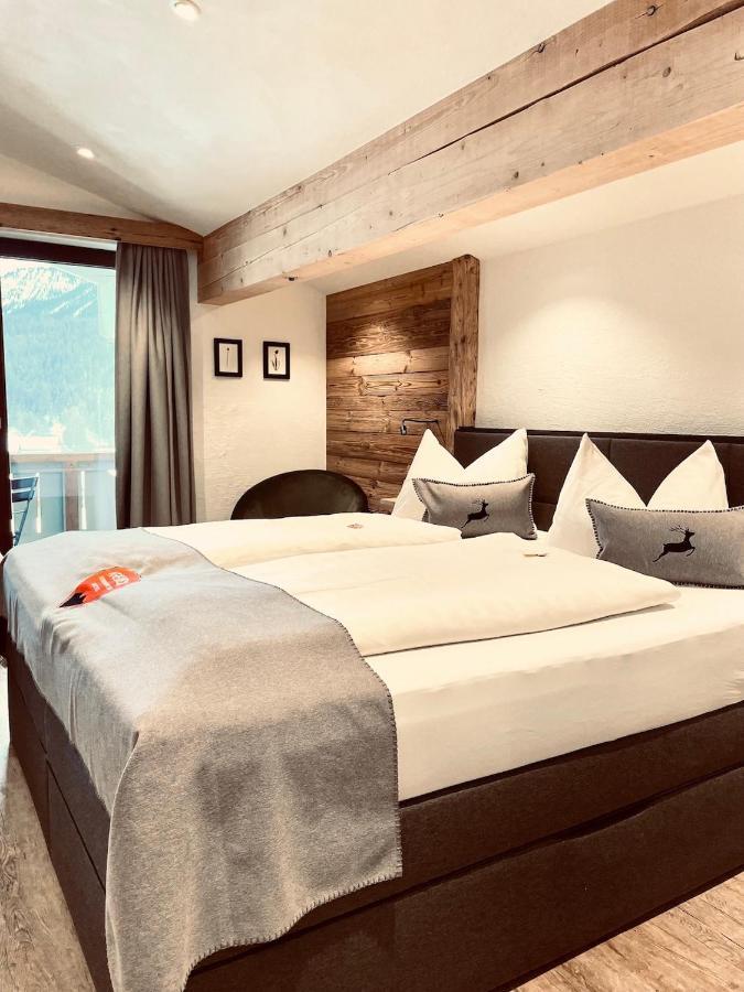 Pension Kreuzeck - Dein Gluecksplatz Am Lech ヴァイセンバッハ・アム・レッヒ エクステリア 写真