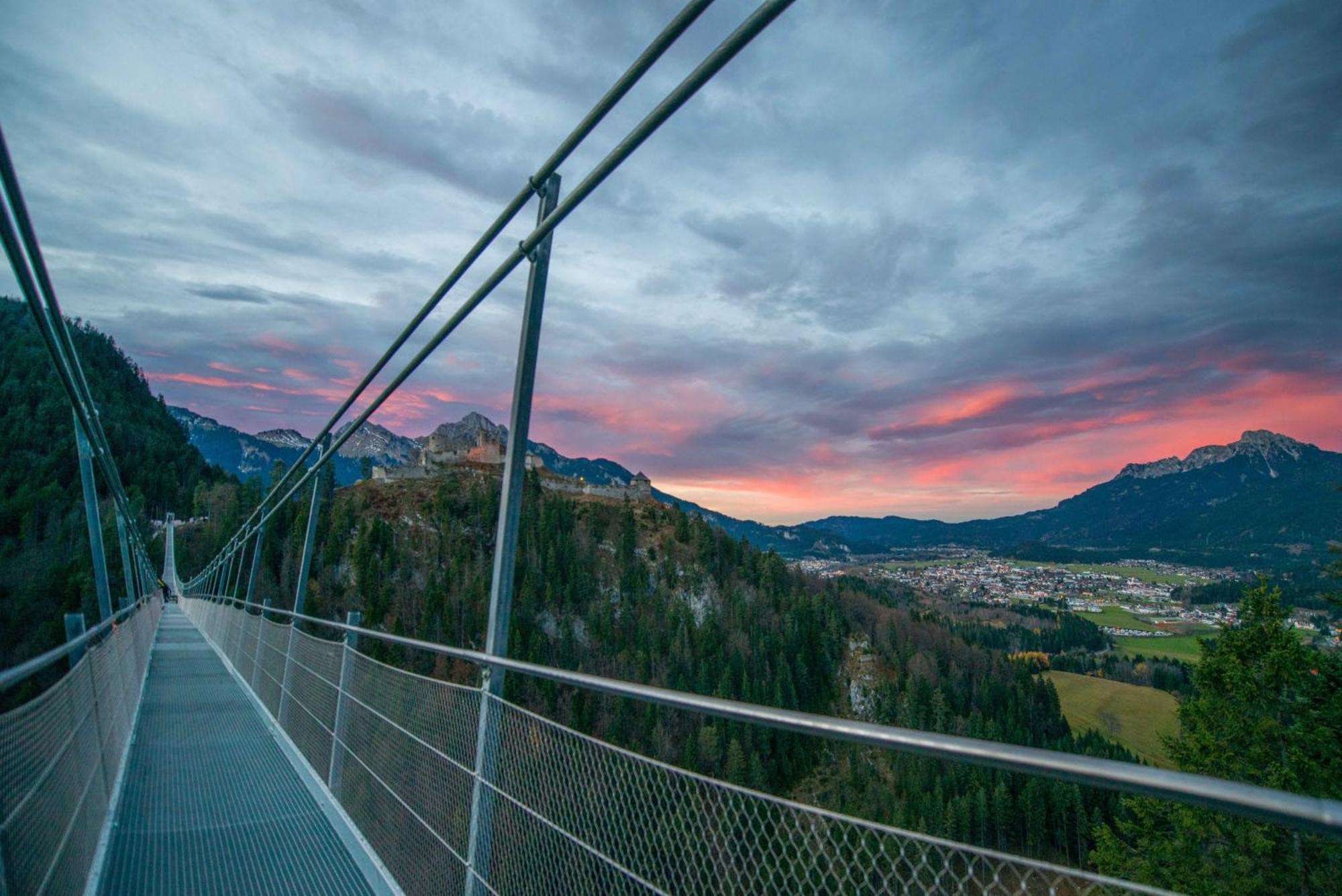 Pension Kreuzeck - Dein Gluecksplatz Am Lech ヴァイセンバッハ・アム・レッヒ エクステリア 写真